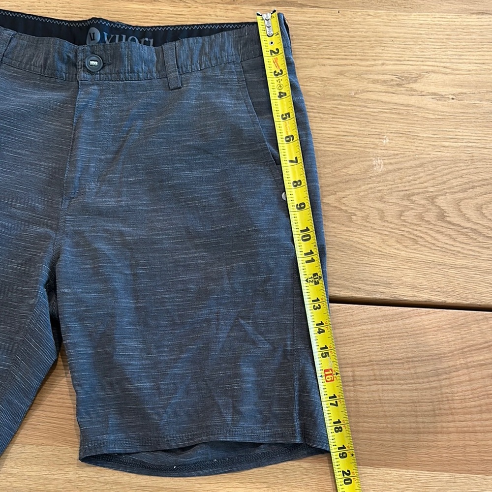 Vuori Casual Shorts - Picture 4 of 5
